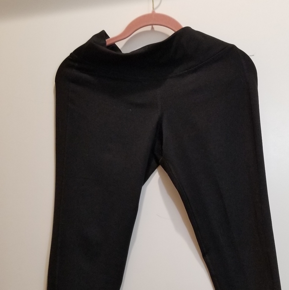 2 Pairs Old Navy Active Dry Leggings
